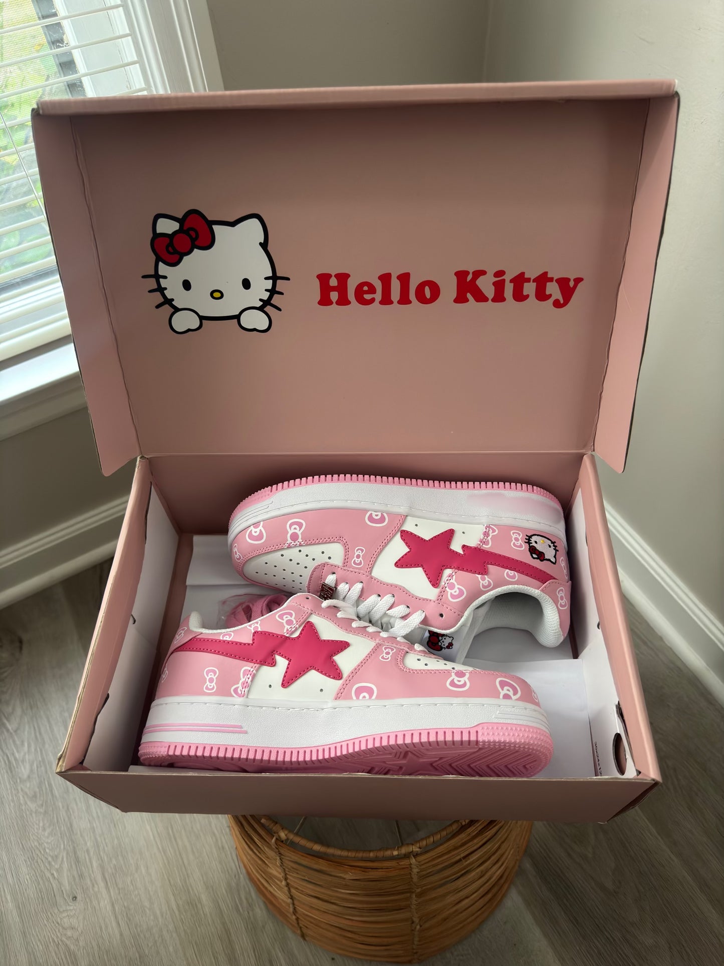 hellokittystaz